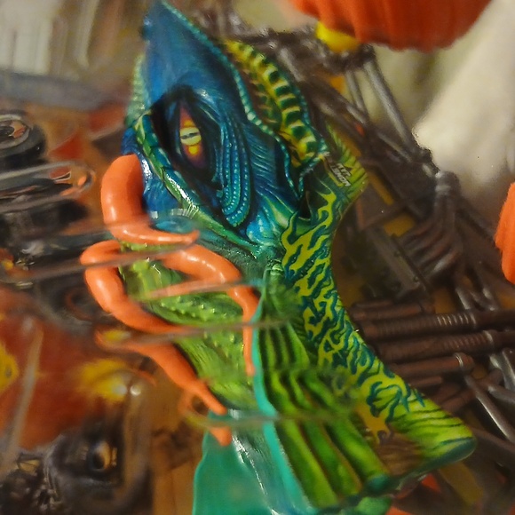Monster Jam Dragon Toy Truck with Green and Orange Wheels 1/64 - Picture 1 of 4